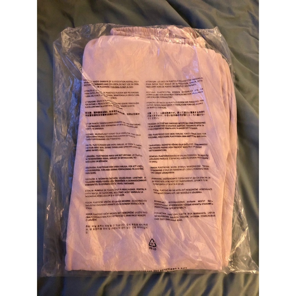 BOYS LIE “read me” sweatpants - Picture 4 of 5